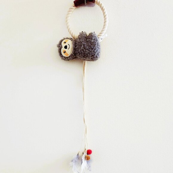 😻 Cat Toy Sloth Hanging with Strings and Feather to hang on the door handle New - Picture 2 of 9